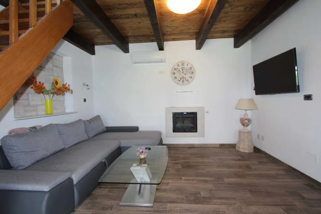 Holiday House for 6 Guests in Rovinj with Garden