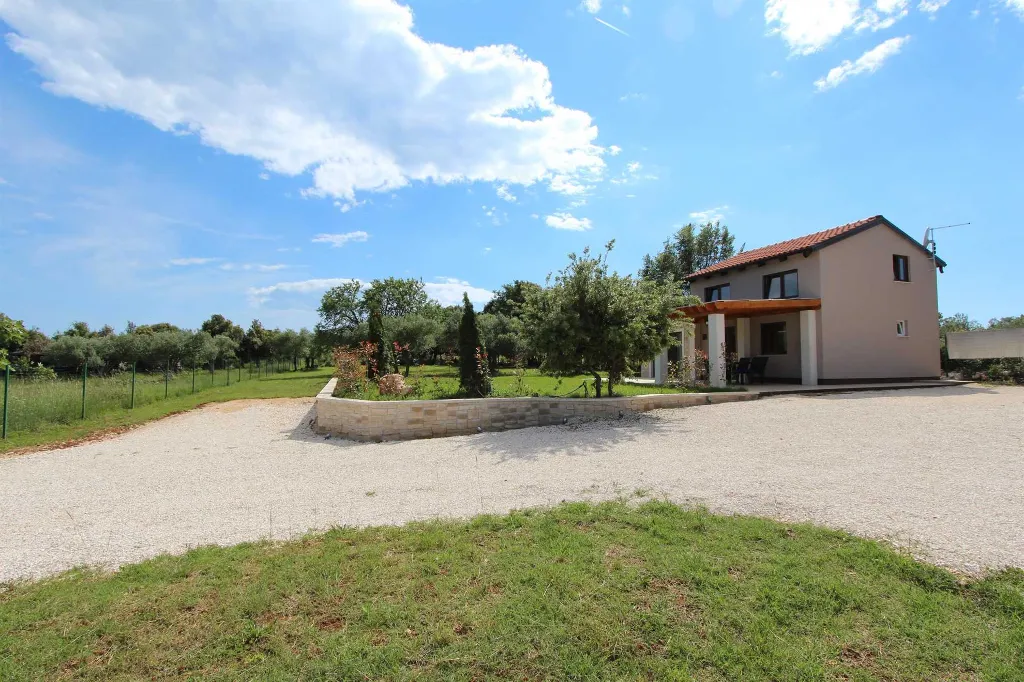 Holiday House for 6 Guests in Rovinj with Garden