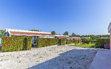 Coastal Retreat Mobile Home, Banjole