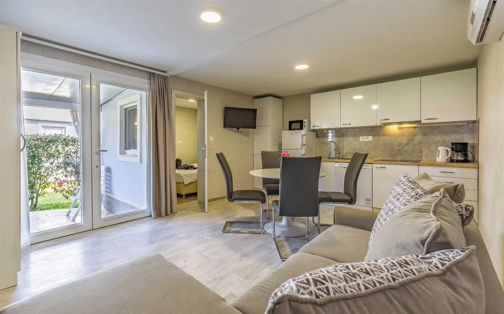 Coastal Retreat Mobile Home, Banjole