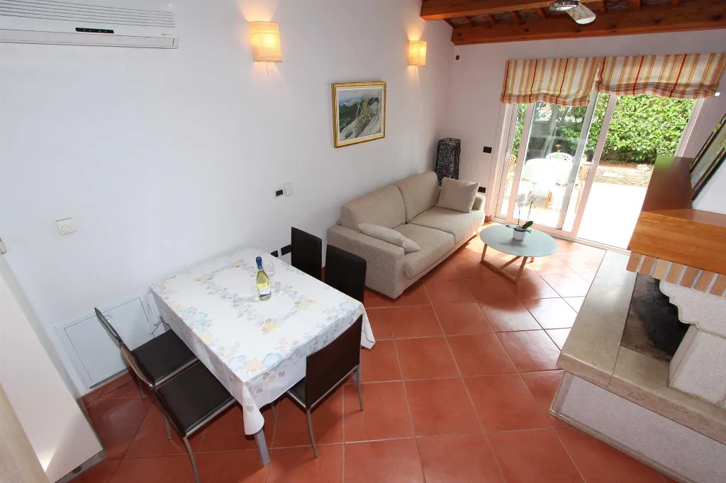 One-Bedroom Apartment with Terrace in Rovinj