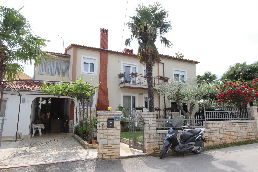 One-Bedroom Apartment with Terrace in Rovinj