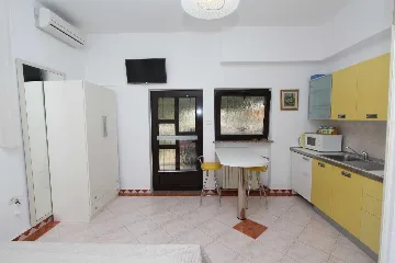 Studio for 2 with Terrace in Rovinj