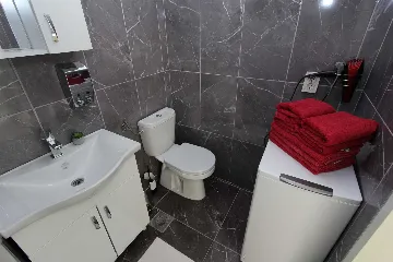 Elegant Two-Bedroom Escape Banjole