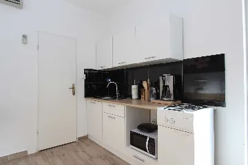 Elegant Two-Bedroom Escape Banjole