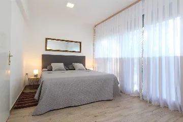 Elegant Two-Bedroom Escape Banjole