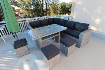 Elegant Two-Bedroom Escape Banjole