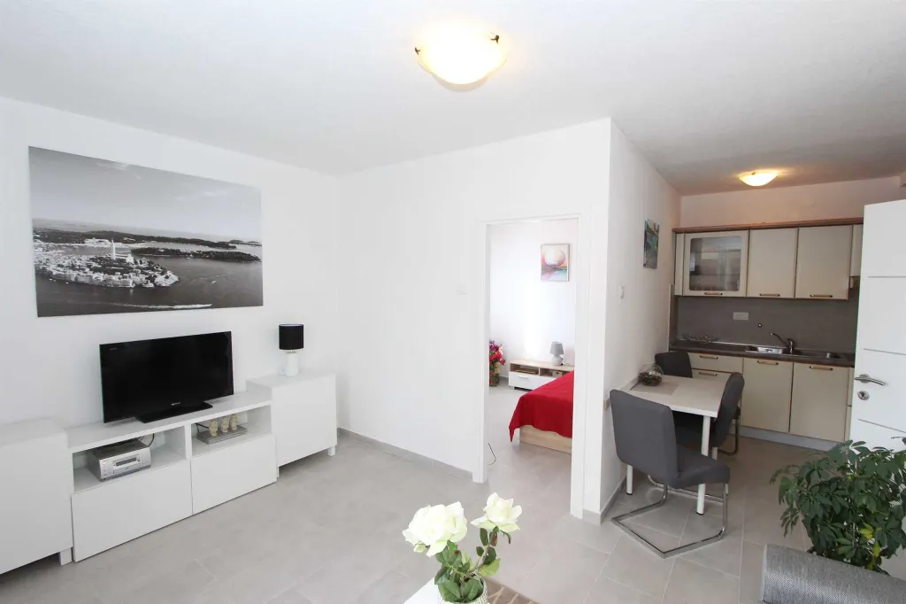 Two-Bedroom Apartment in Rovinj for 3 Guests