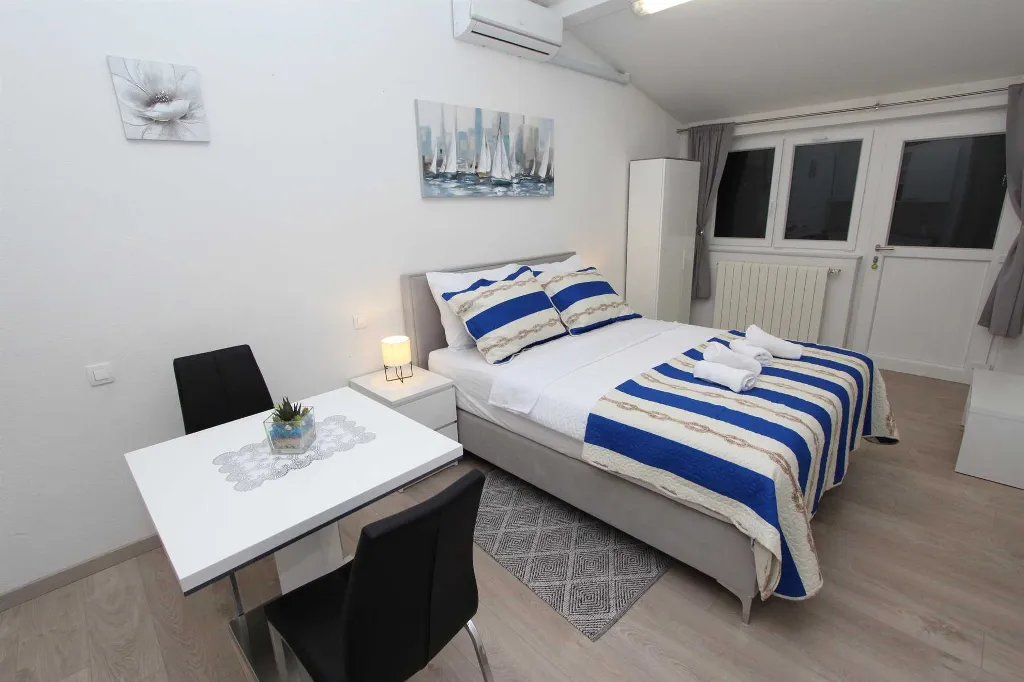 Studio for 2 Guests in Rovinj with Parking