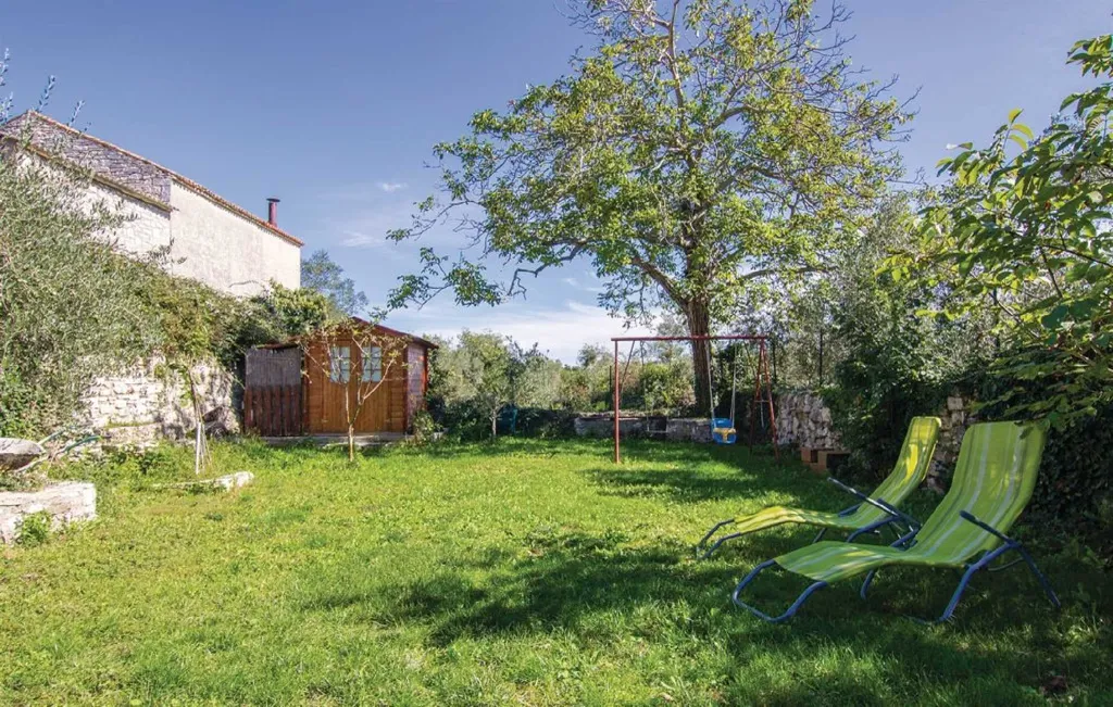 Holiday House with Pool in Sv. Lovreč