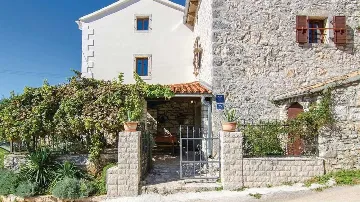 Holiday House with Pool in Sv. Lovreč