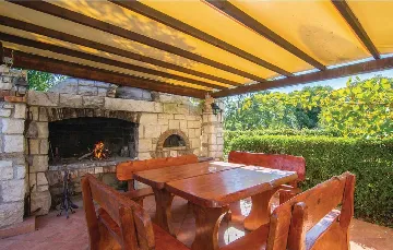 Holiday House with Pool in Sv. Lovreč