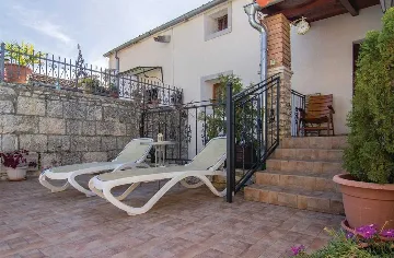 Holiday House with Pool in Sv. Lovreč