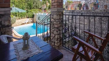 Holiday House with Pool in Sv. Lovreč