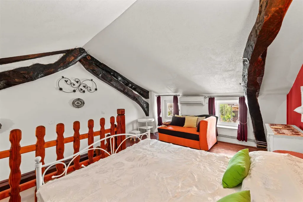 Holiday House with Pool in Sv. Lovreč