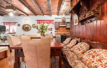 Holiday House with Pool in Sv. Lovreč