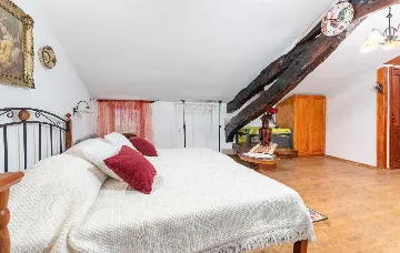 Holiday House with Pool in Sv. Lovreč