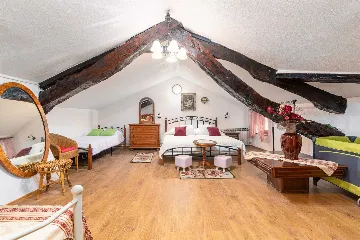 Holiday House with Pool in Sv. Lovreč