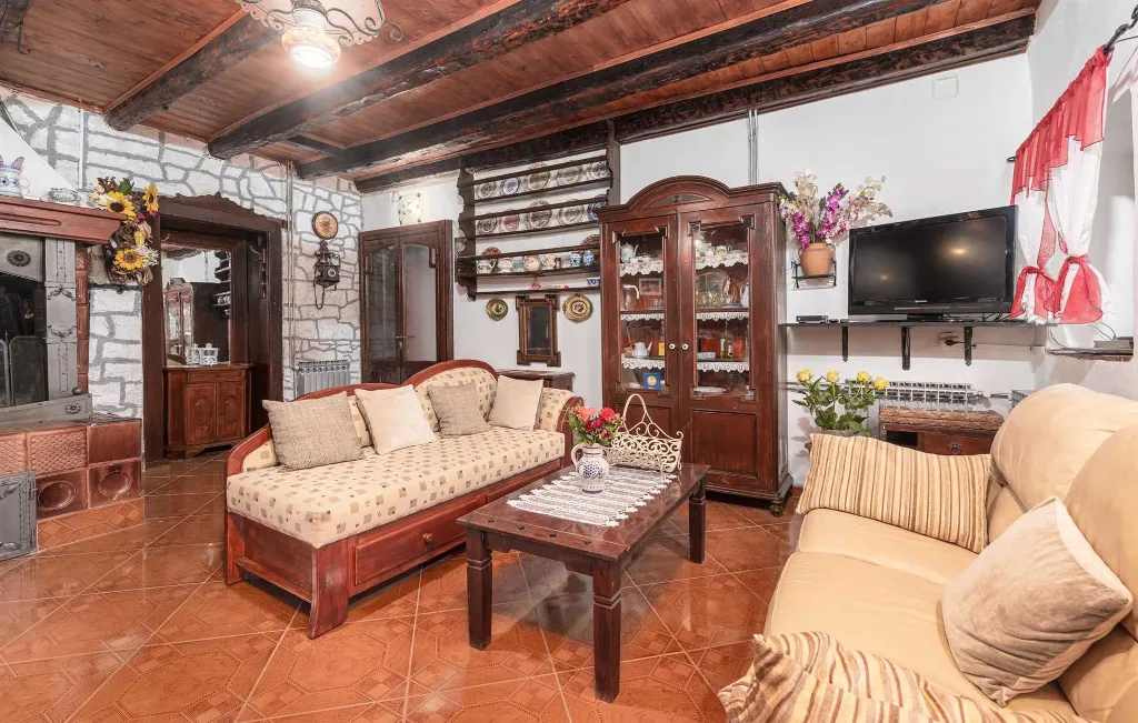 Holiday House with Pool in Sv. Lovreč