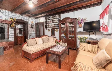 Holiday House with Pool in Sv. Lovreč