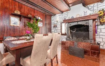 Holiday House with Pool in Sv. Lovreč