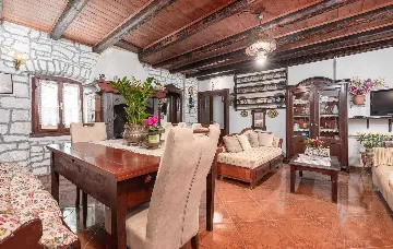 Holiday House with Pool in Sv. Lovreč