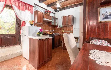 Holiday House with Pool in Sv. Lovreč