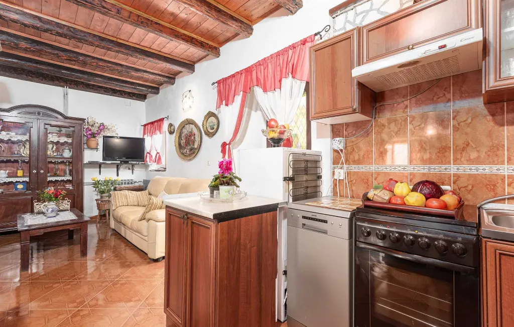 Holiday House with Pool in Sv. Lovreč