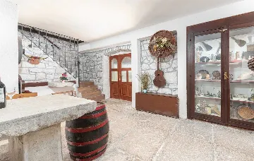 Holiday House with Pool in Sv. Lovreč