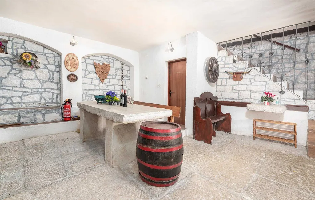 Holiday House with Pool in Sv. Lovreč