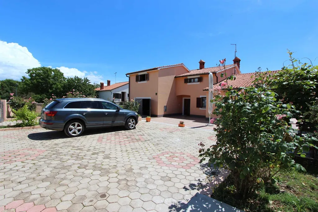 One-Bedroom Apartment with Pool Access in Bale