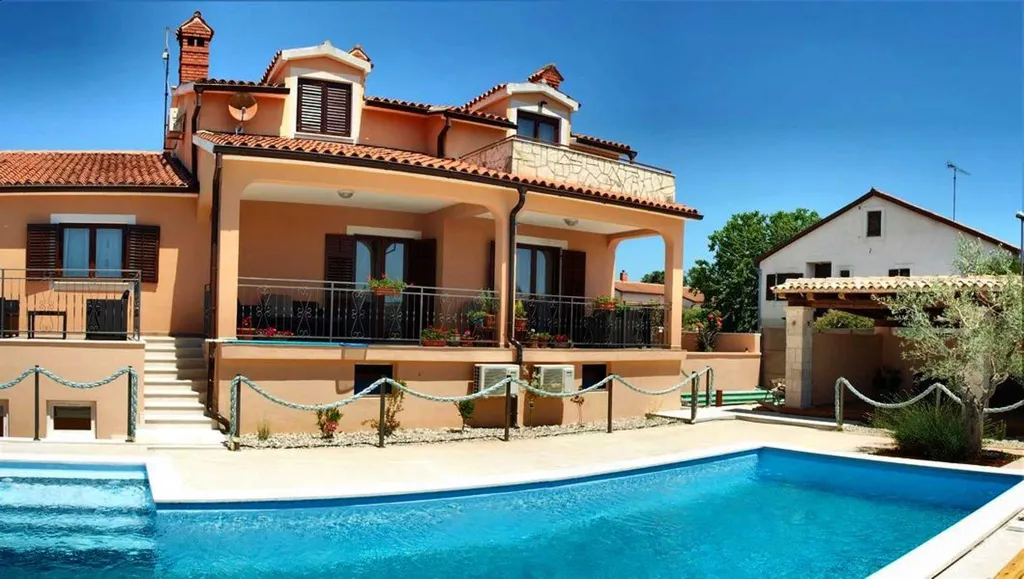 One-Bedroom Apartment with Pool Access in Bale