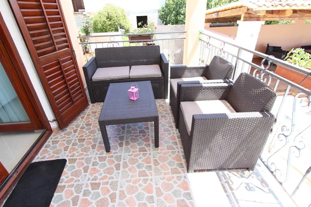 One-Bedroom Apartment with Pool Access in Bale