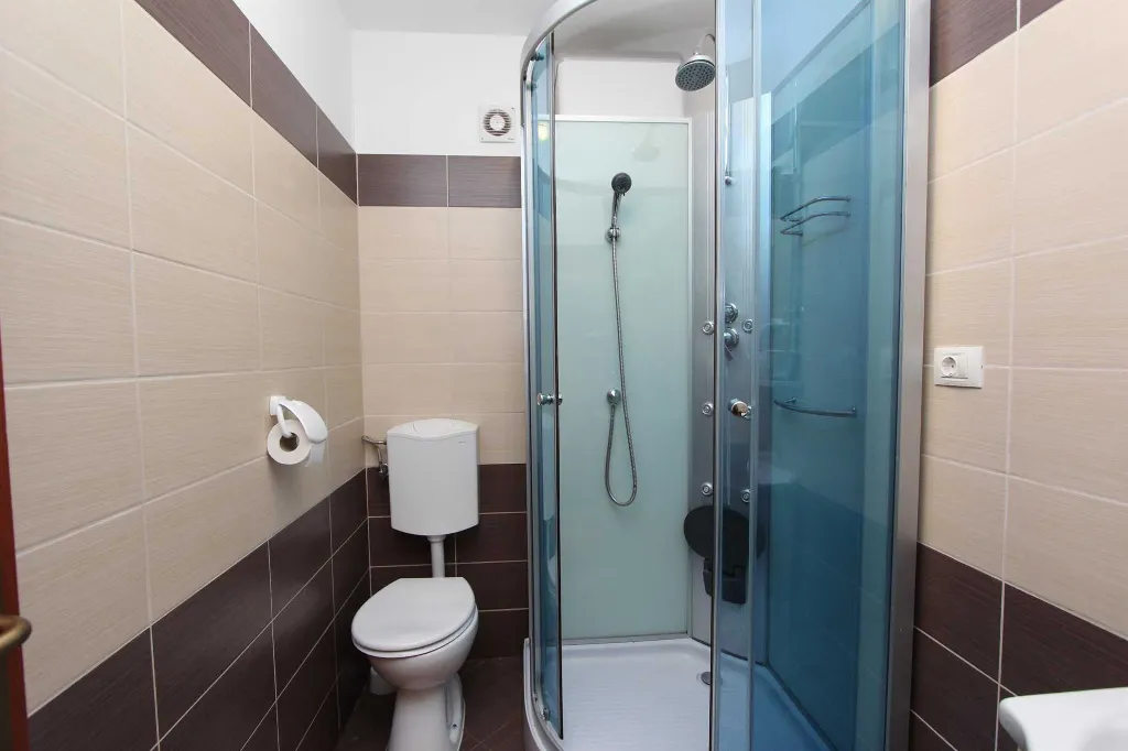 Studio for 2 Guests in Bale with Shared Pool