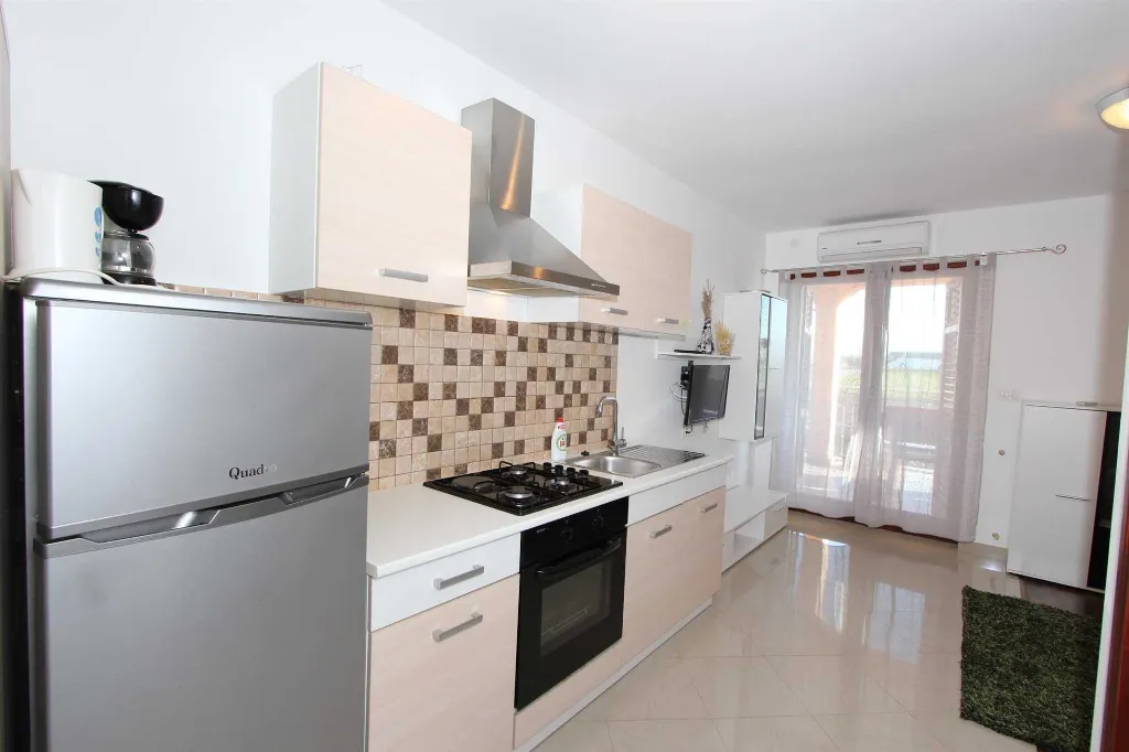 Studio for 2 Guests in Bale with Shared Pool