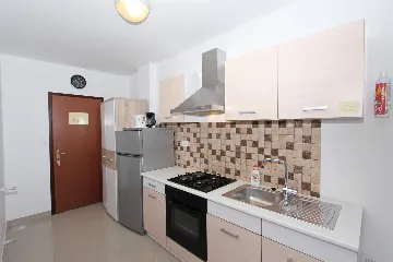 Studio for 2 Guests in Bale with Shared Pool