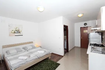 Studio for 2 Guests in Bale with Shared Pool