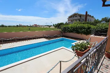 Studio for 2 Guests in Bale with Shared Pool