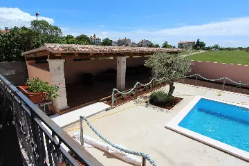 Studio for 2 Guests in Bale with Shared Pool