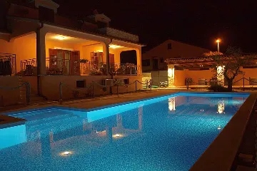 Studio for 2 Guests in Bale with Shared Pool