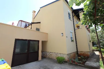 Two-Bedroom Apartment in Rovinj with Balconies