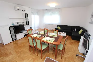 One-Bedroom Apartment for 4 Guests in Pula