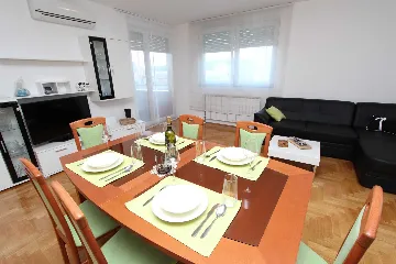 One-Bedroom Apartment for 4 Guests in Pula