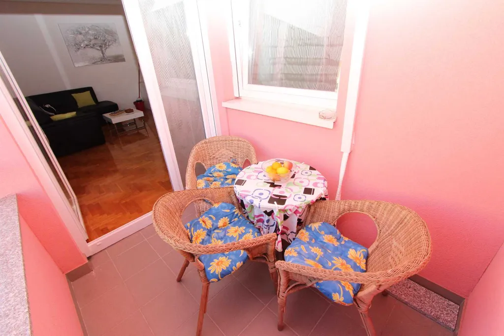 One-Bedroom Apartment for 4 Guests in Pula