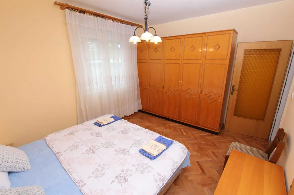 Three-Bedroom Apartment with Terrace in Pula