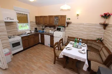 Three-Bedroom Apartment with Terrace in Pula