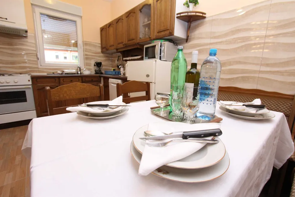 Three-Bedroom Apartment with Terrace in Pula