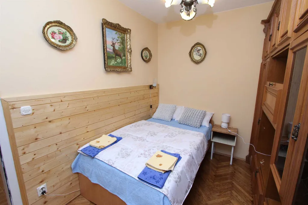 Three-Bedroom Apartment with Terrace in Pula