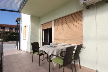 Three-Bedroom Apartment with Terrace in Pula