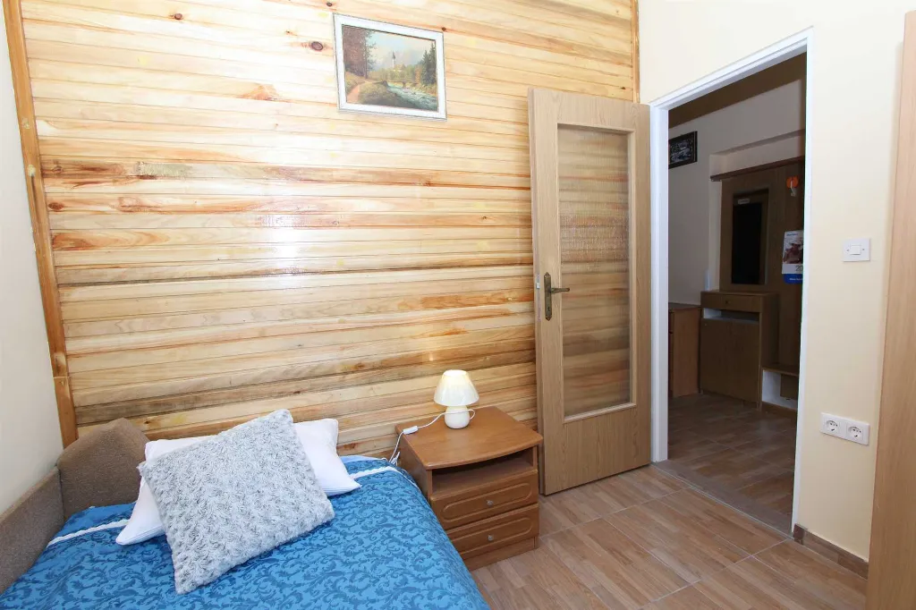 Three-Bedroom Apartment with Terrace in Pula